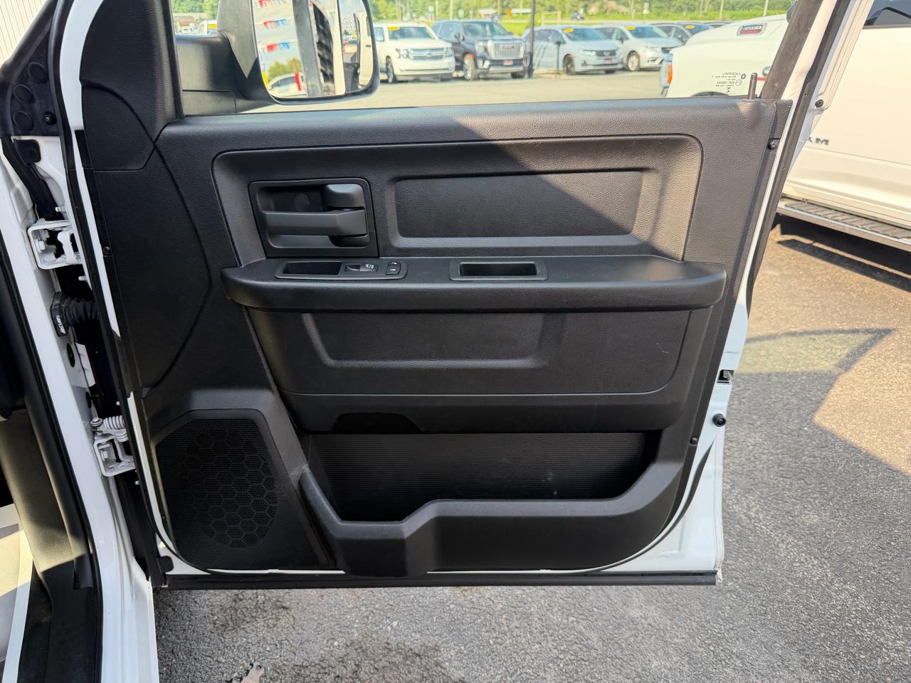 RAM 1500 Classic Tradesman 4x2 Quad Cab 6'4" Box 2024