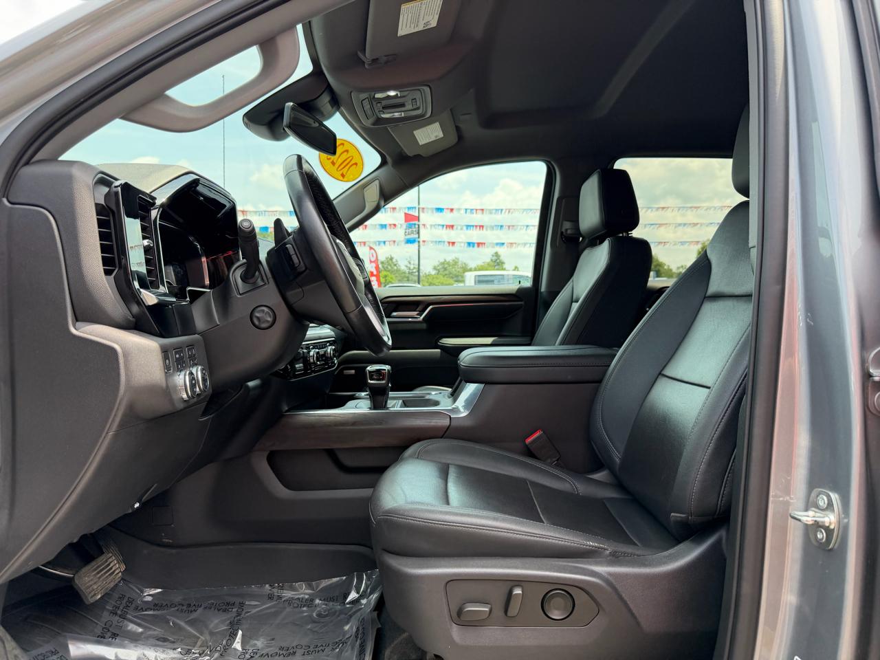 GMC Sierra 1500 4WD Crew Cab 147" SLT 2023