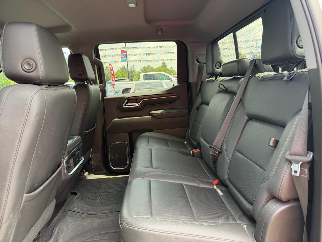GMC Sierra 1500 4WD Crew Cab 147" SLT 2023