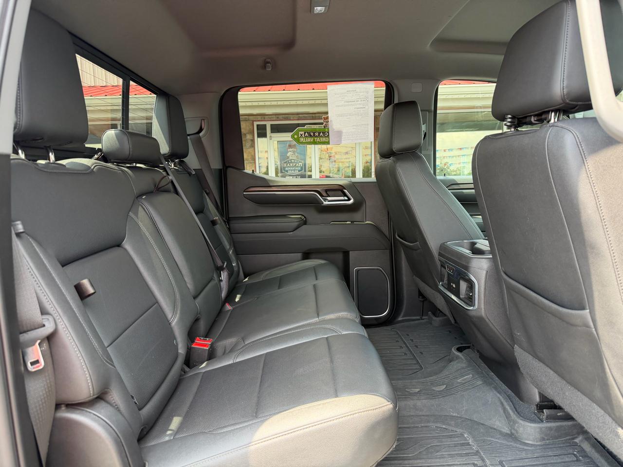 GMC Sierra 1500 4WD Crew Cab 147" SLT 2023