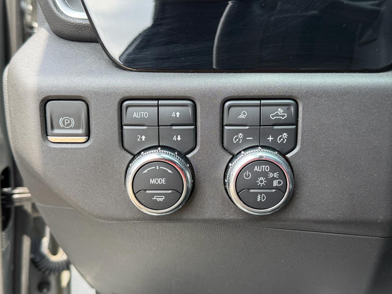 GMC Sierra 1500 4WD Crew Cab 147" SLT 2023