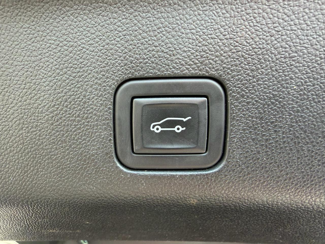 Chevrolet Tahoe 4WD 4dr Z71 2023