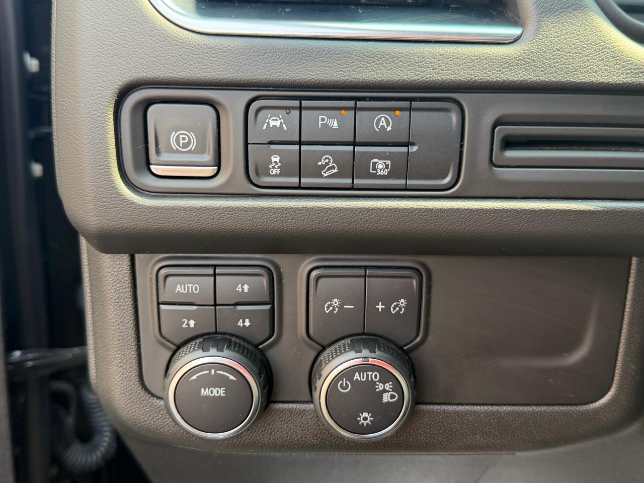 Chevrolet Tahoe 4WD 4dr Z71 2023
