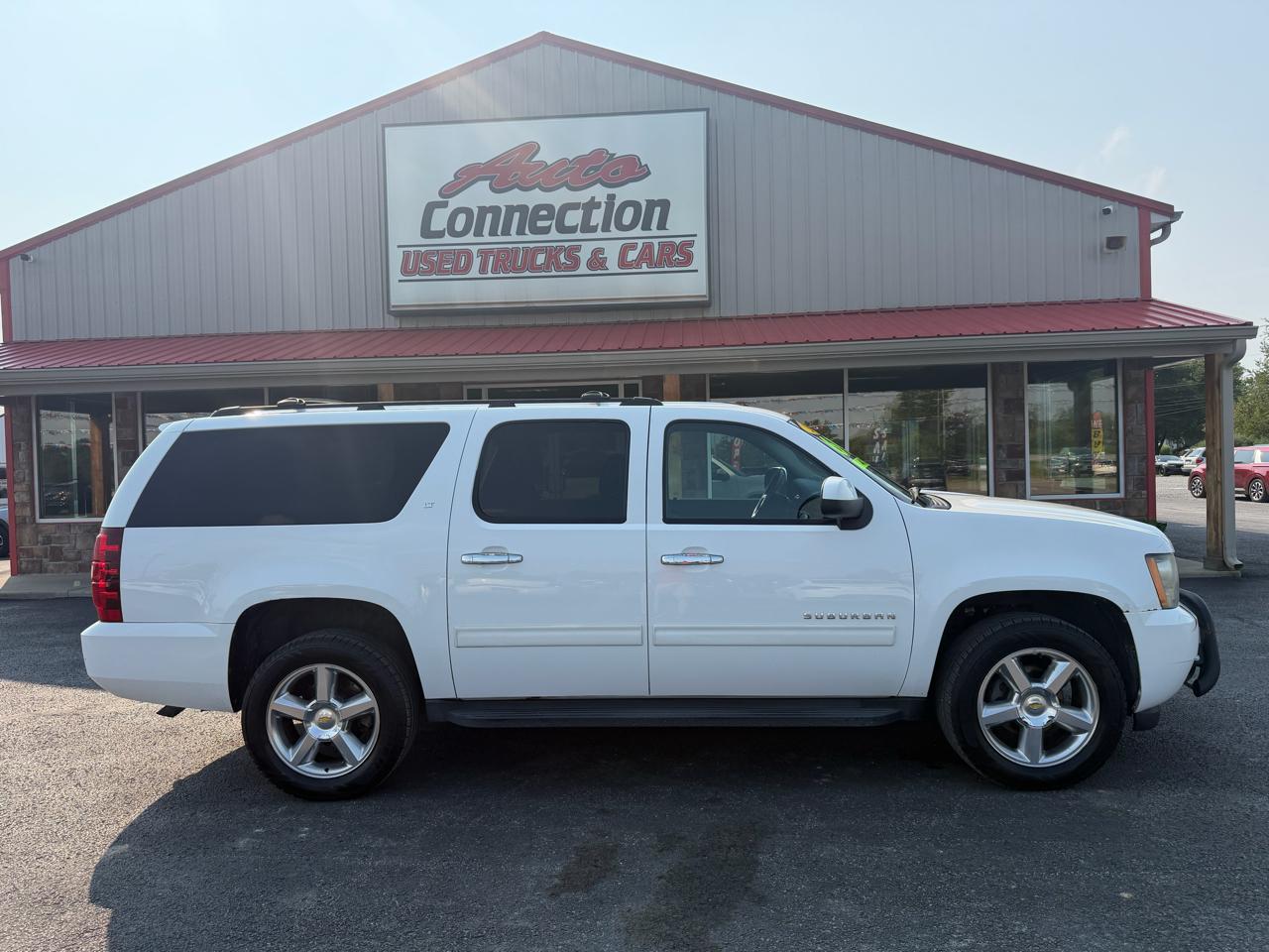 Chevrolet Suburban 4WD 4dr 1500 LT 2012