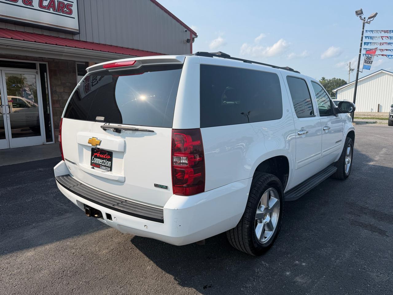 Chevrolet Suburban 4WD 4dr 1500 LT 2012