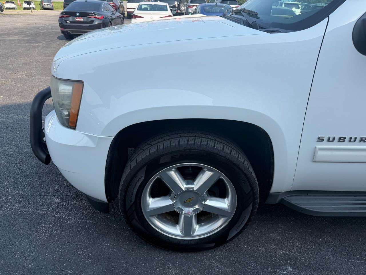 Chevrolet Suburban 4WD 4dr 1500 LT 2012