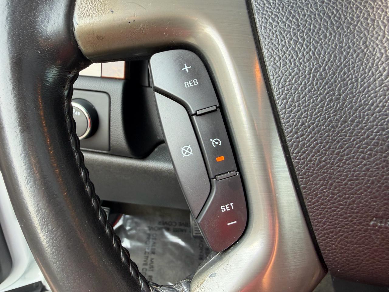 Chevrolet Suburban 4WD 4dr 1500 LT 2012