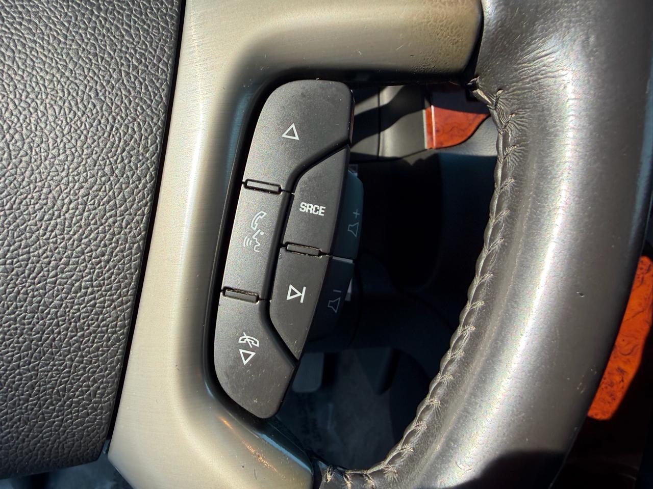 Chevrolet Suburban 4WD 4dr 1500 LT 2012