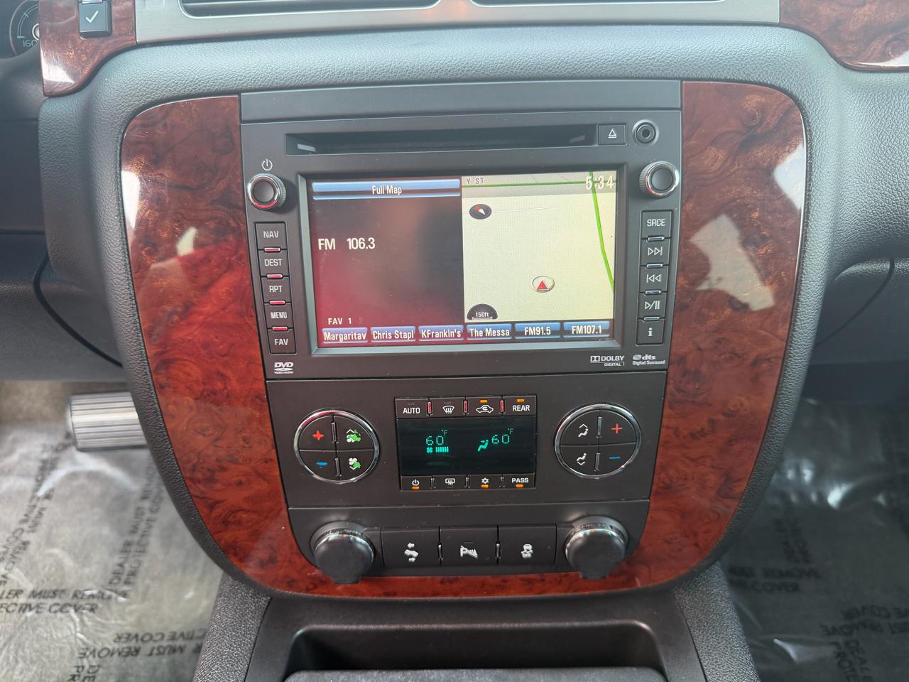 Chevrolet Suburban 4WD 4dr 1500 LT 2012