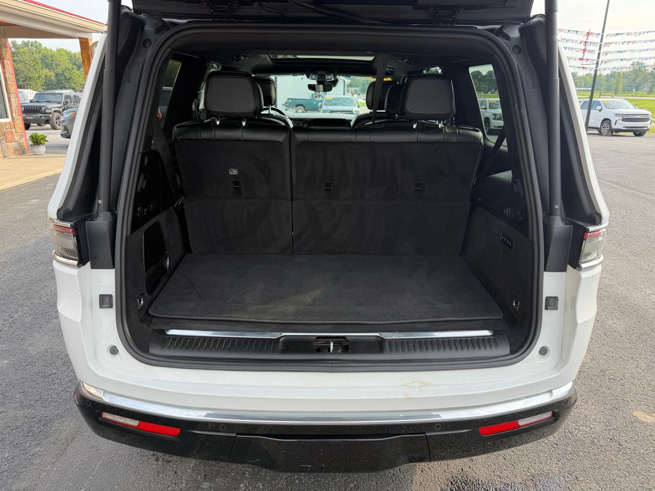 Jeep Grand Wagoneer 4x4 2023