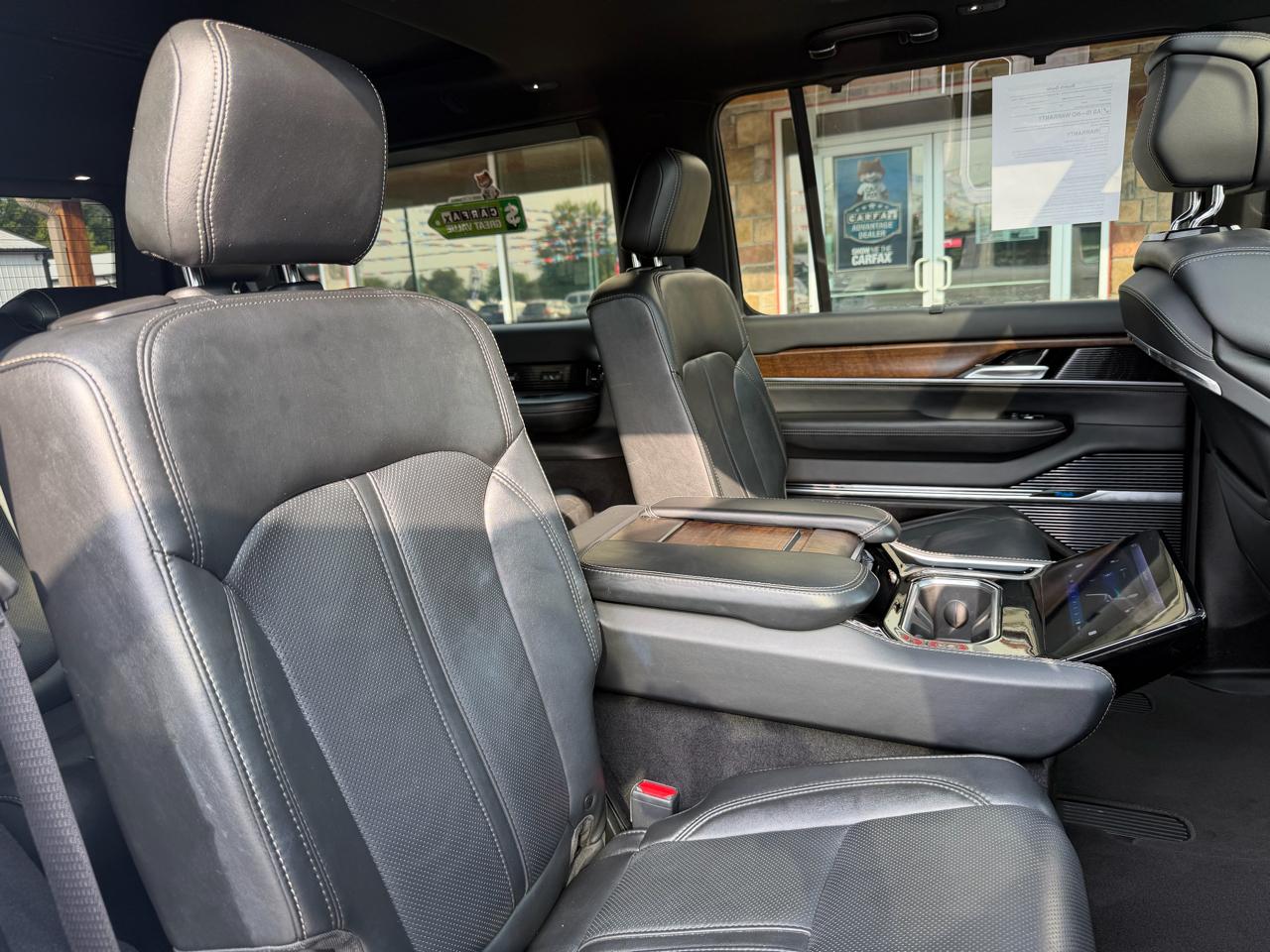 Jeep Grand Wagoneer 4x4 2023