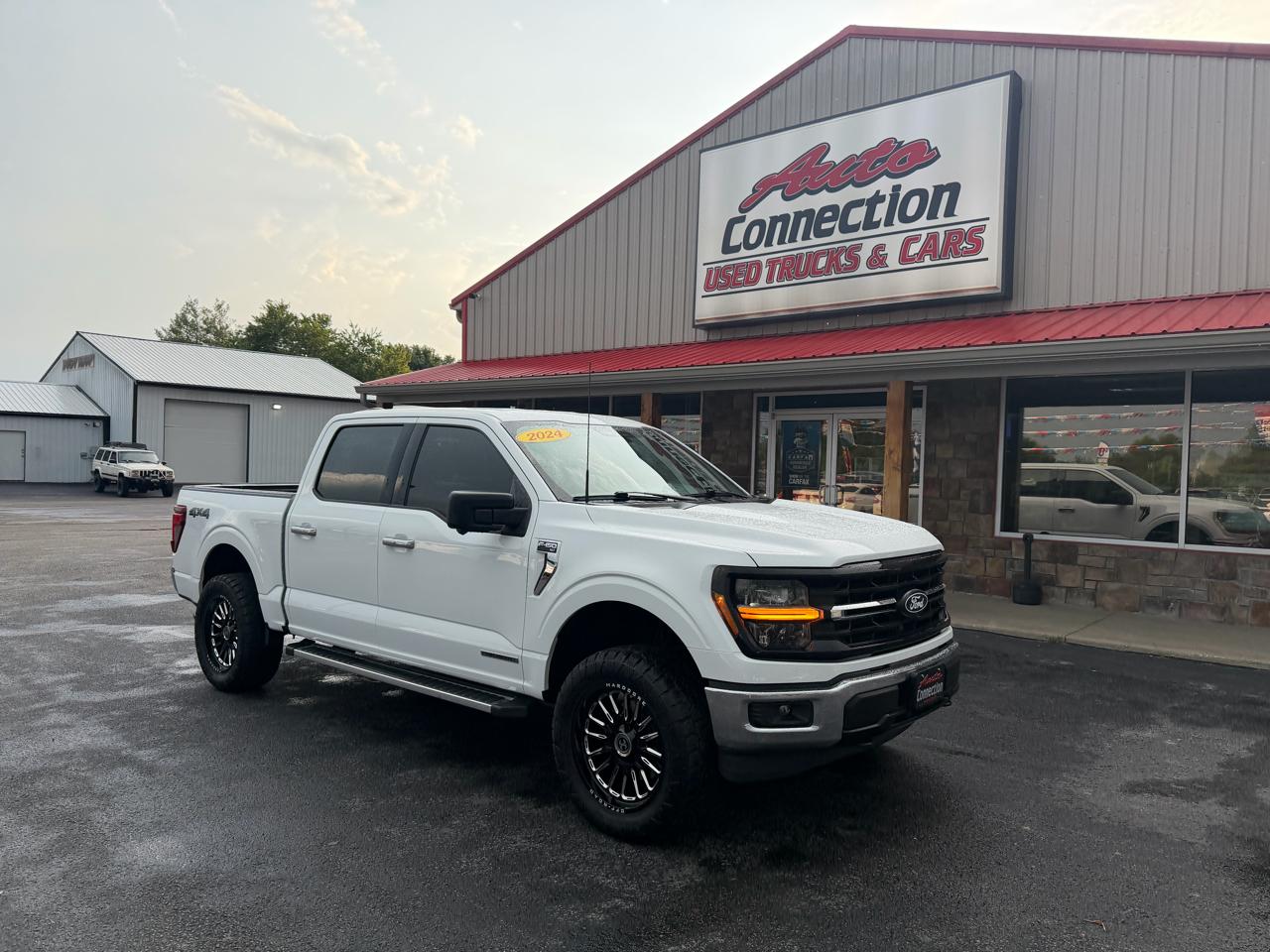 Ford F-150 4WD SuperCrew 150" XLT 2024
