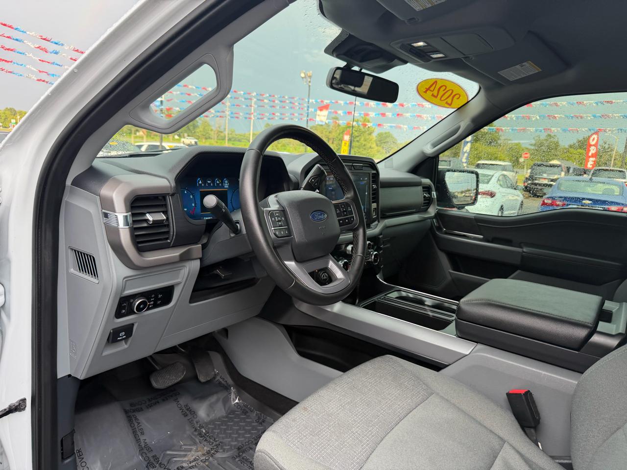 Ford F-150 4WD SuperCrew 150" XLT 2024