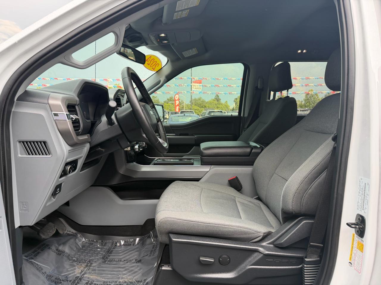 Ford F-150 4WD SuperCrew 150" XLT 2024