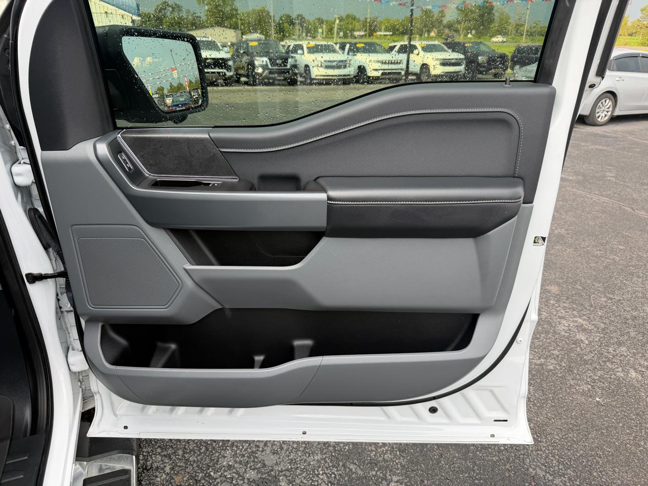 Ford F-150 4WD SuperCrew 150" XLT 2024