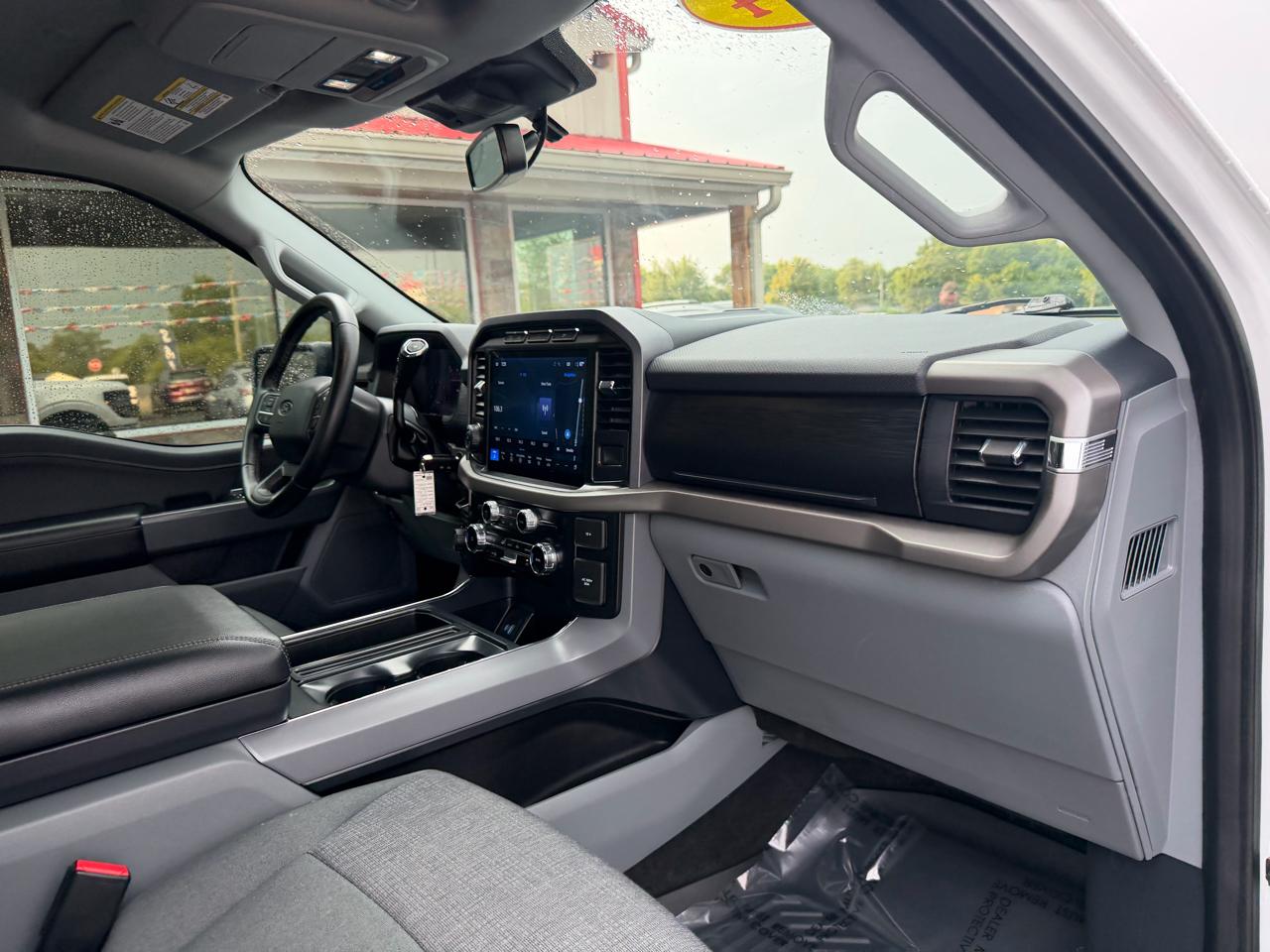 Ford F-150 4WD SuperCrew 150" XLT 2024