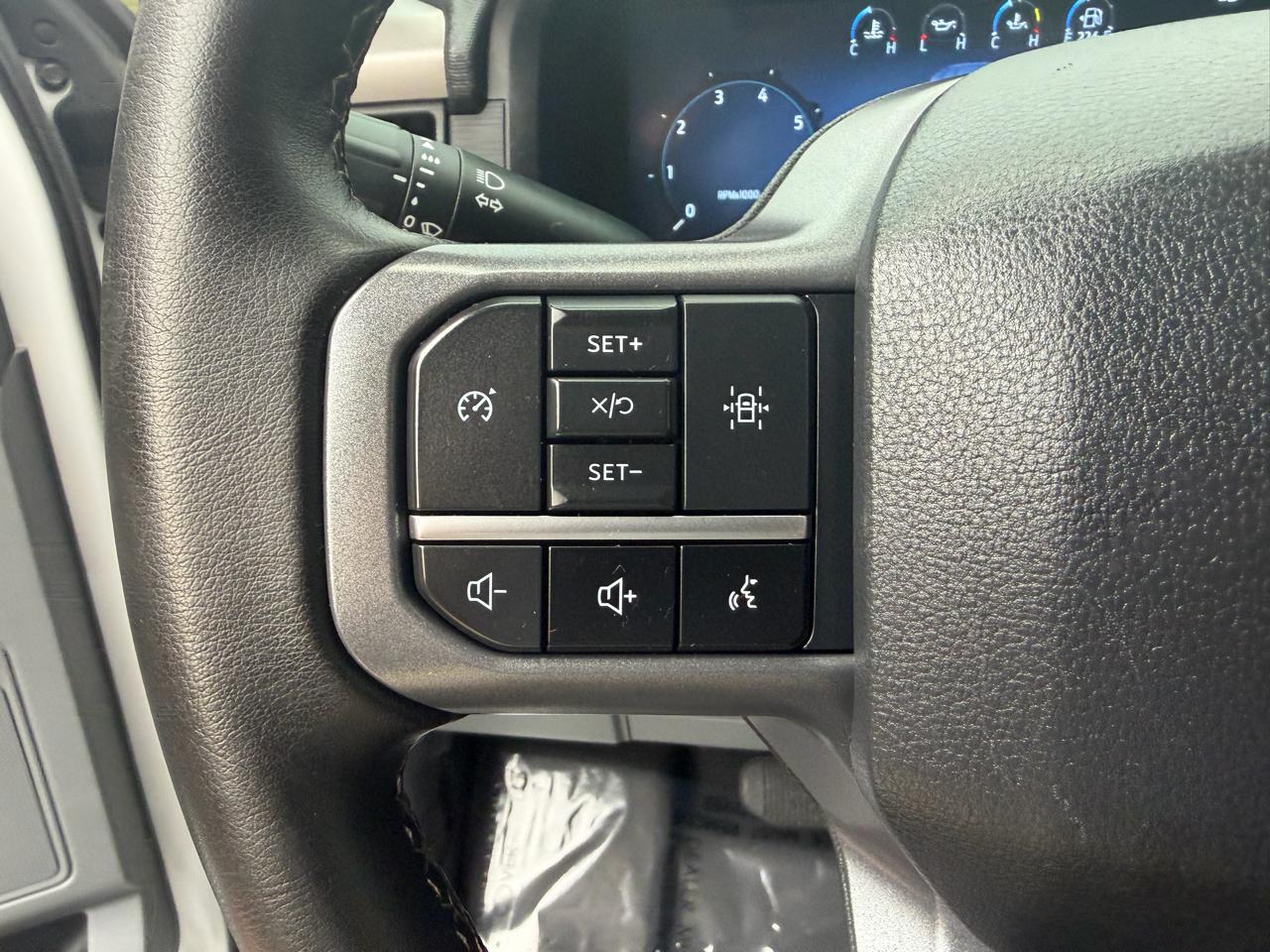 Ford F-150 4WD SuperCrew 150" XLT 2024