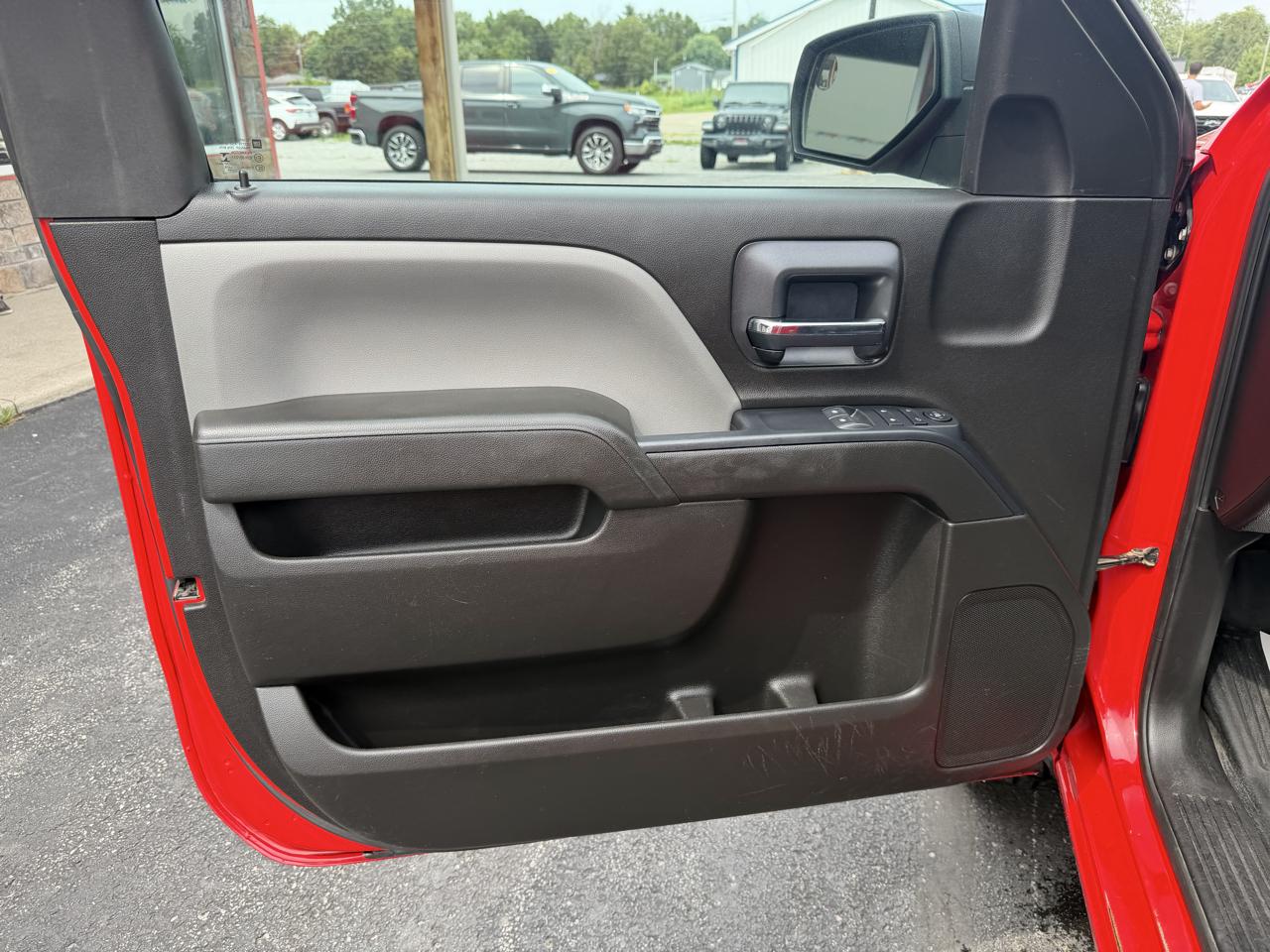 Chevrolet Silverado 1500 4WD Reg Cab 133.0" LS 2018