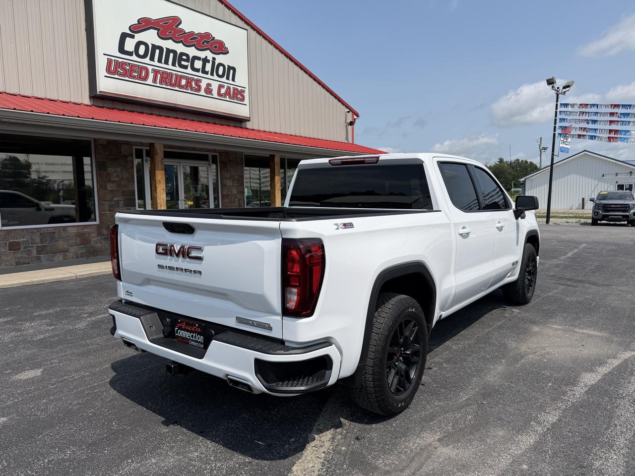 GMC Sierra 1500 4WD Crew Cab 147" Elevation w/3SB 2024