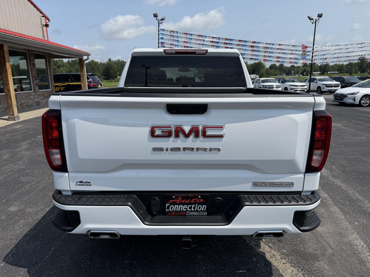 GMC Sierra 1500 4WD Crew Cab 147" Elevation w/3SB 2024