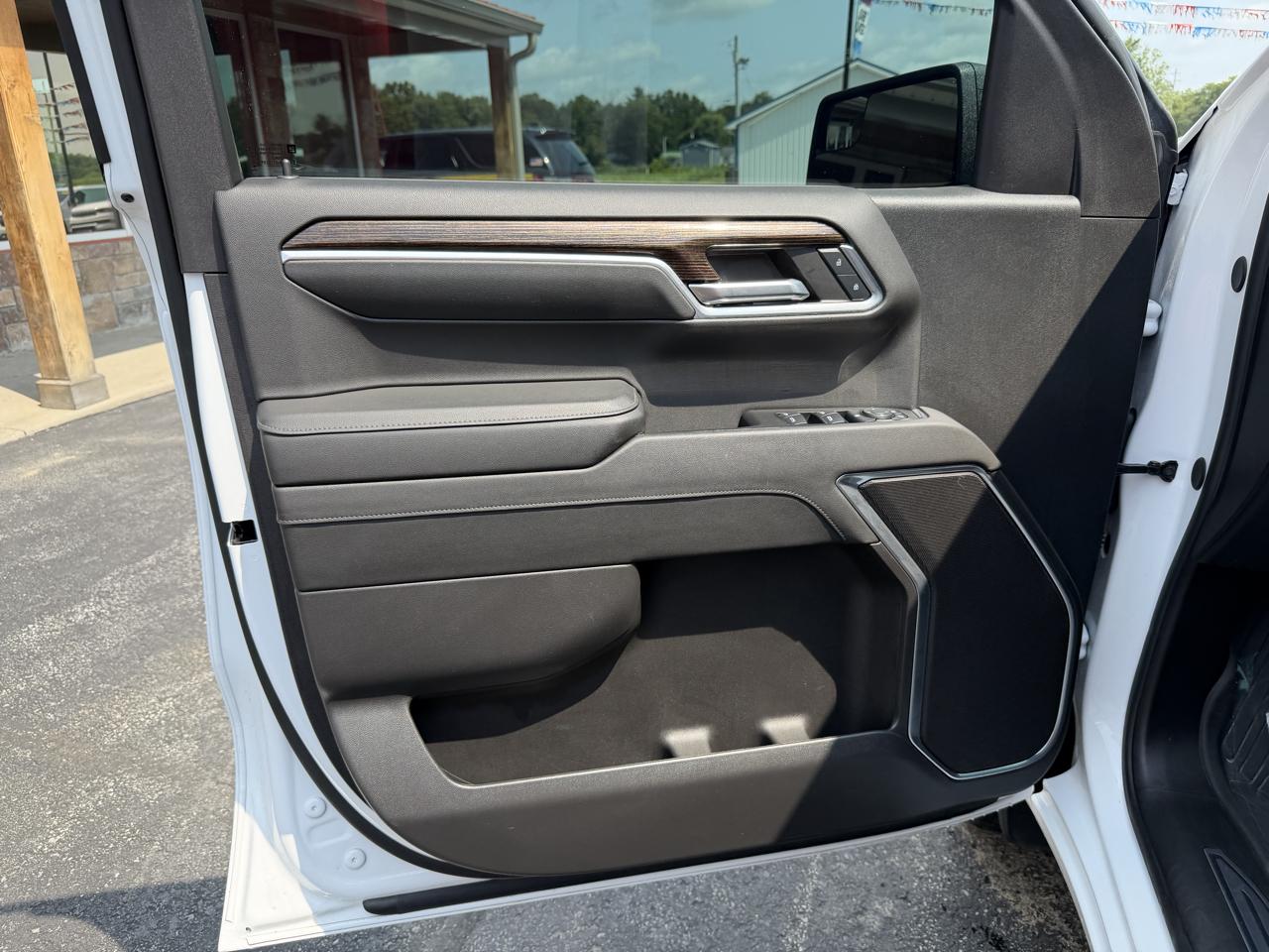 GMC Sierra 1500 4WD Crew Cab 147" Elevation w/3SB 2024