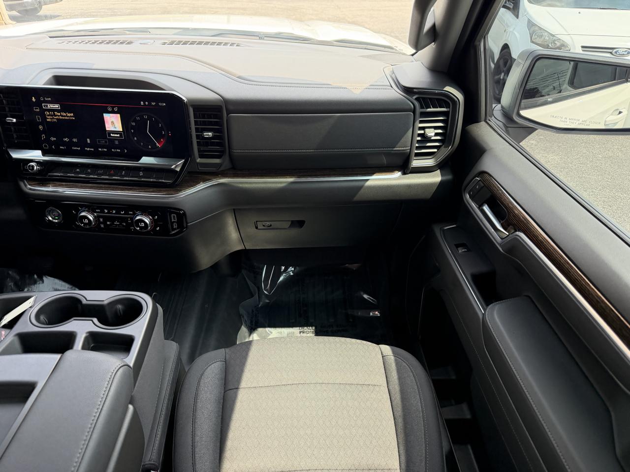 GMC Sierra 1500 4WD Crew Cab 147" Elevation w/3SB 2024