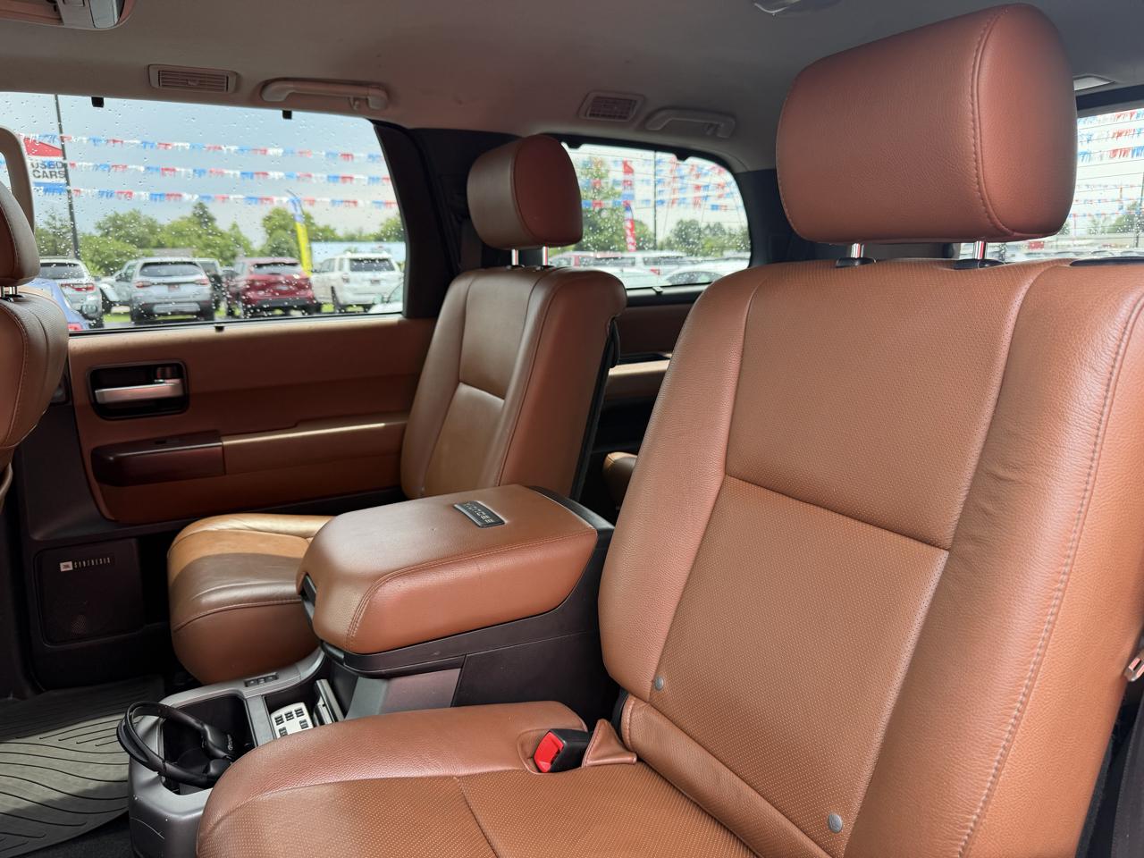 Toyota Sequoia 4WD 5.7L FFV Platinum (Natl) 2014