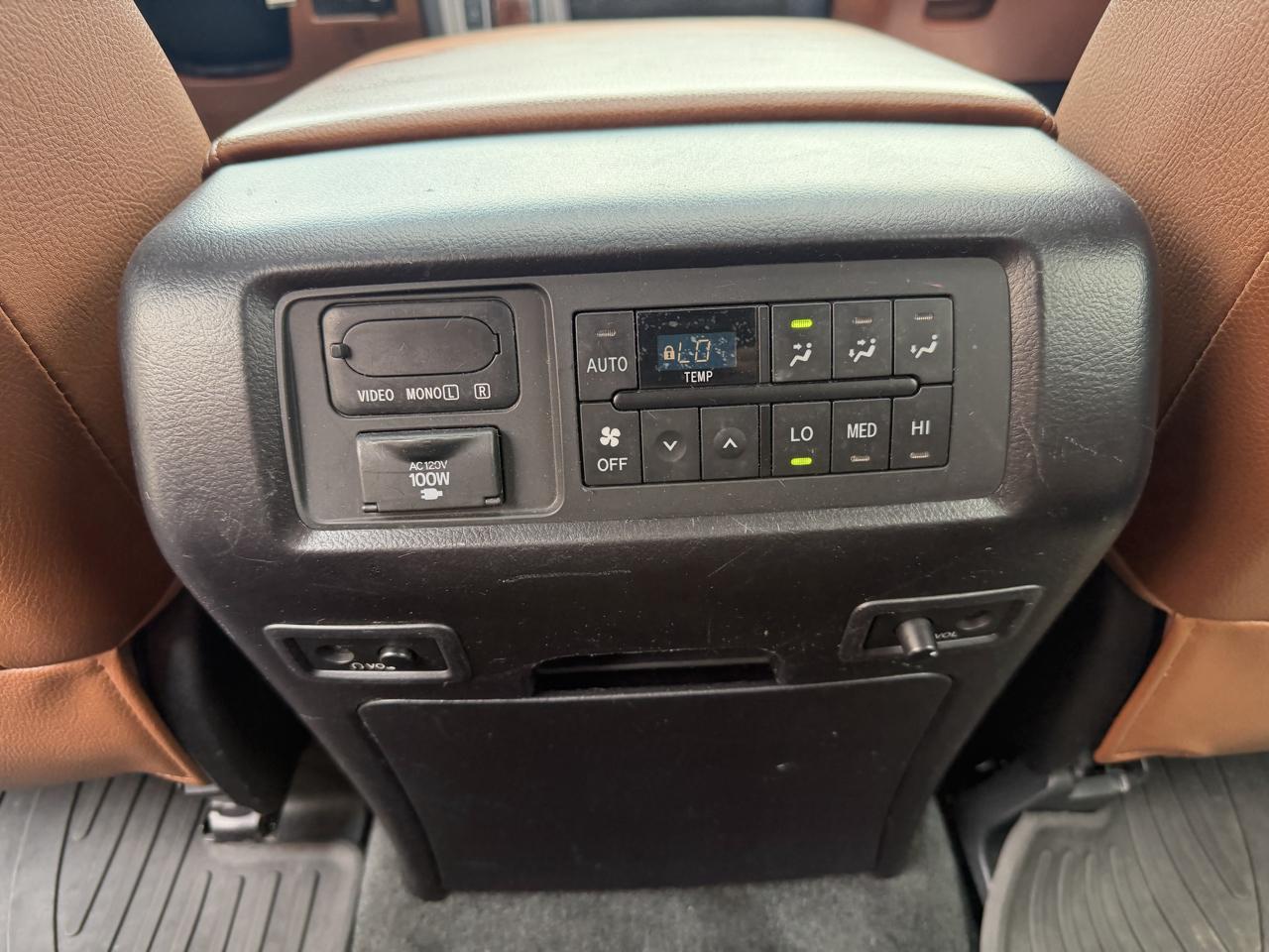 Toyota Sequoia 4WD 5.7L FFV Platinum (Natl) 2014