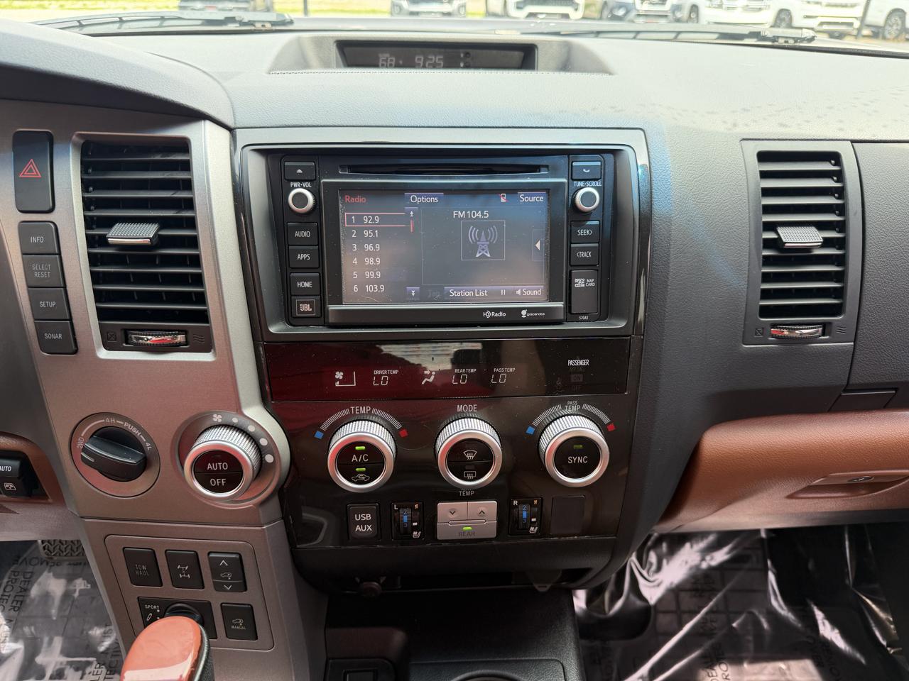 Toyota Sequoia 4WD 5.7L FFV Platinum (Natl) 2014