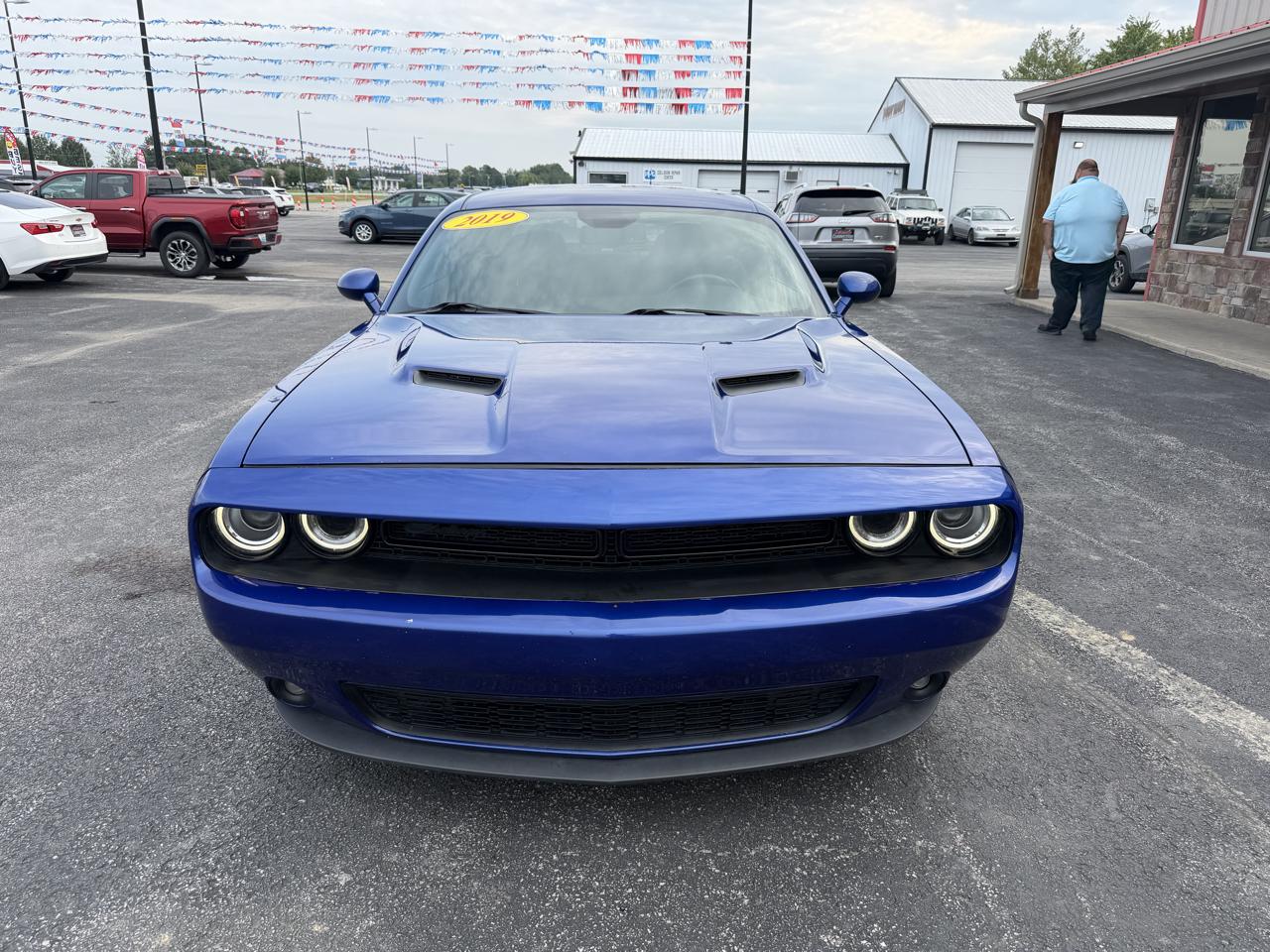 Dodge Challenger SXT RWD 2019