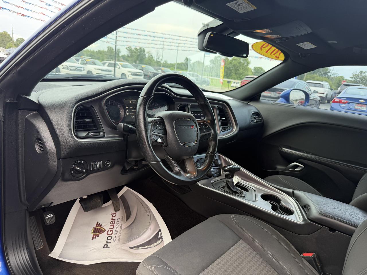 Dodge Challenger SXT RWD 2019