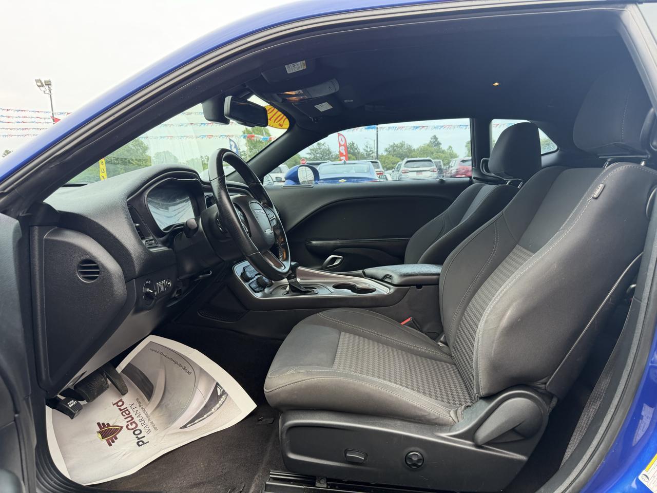 Dodge Challenger SXT RWD 2019