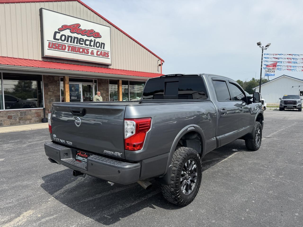 Nissan Titan XD 4x4 Diesel Crew Cab PRO-4X 2017