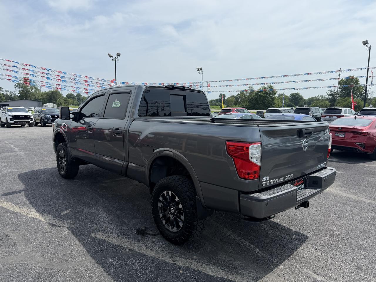 Nissan Titan XD 4x4 Diesel Crew Cab PRO-4X 2017