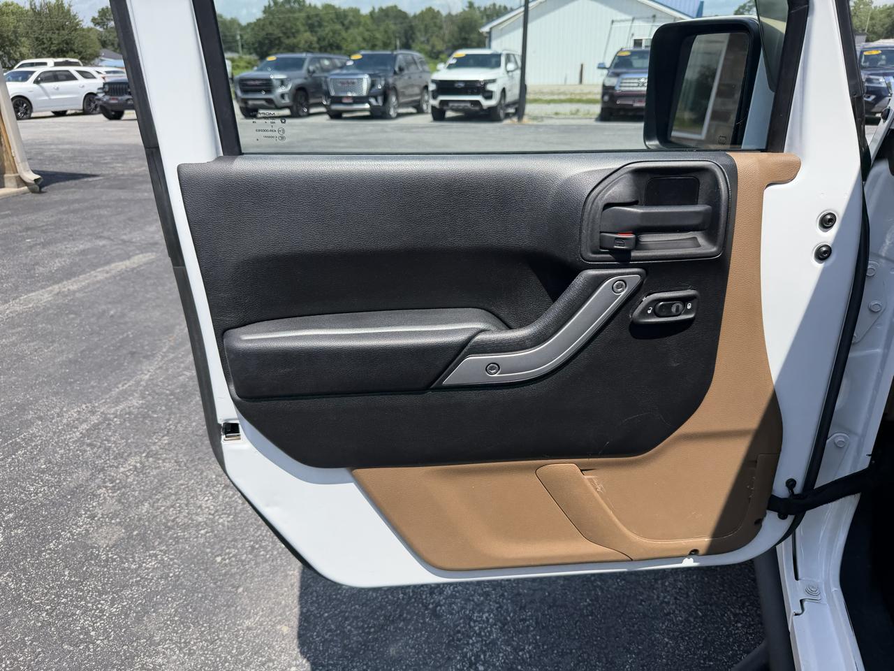 Jeep Wrangler Unlimited 4WD 4dr Sahara 2015