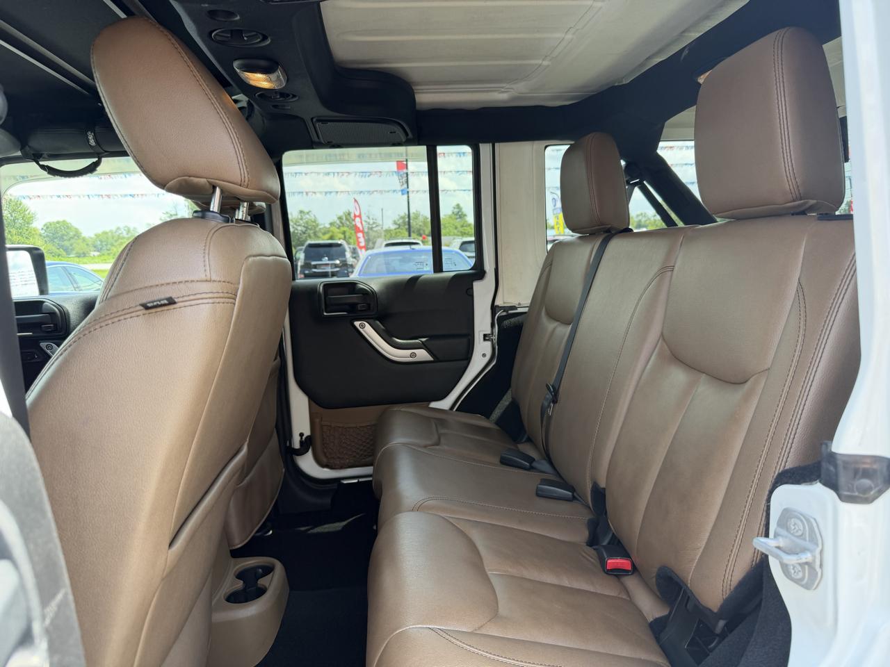 Jeep Wrangler Unlimited 4WD 4dr Sahara 2015