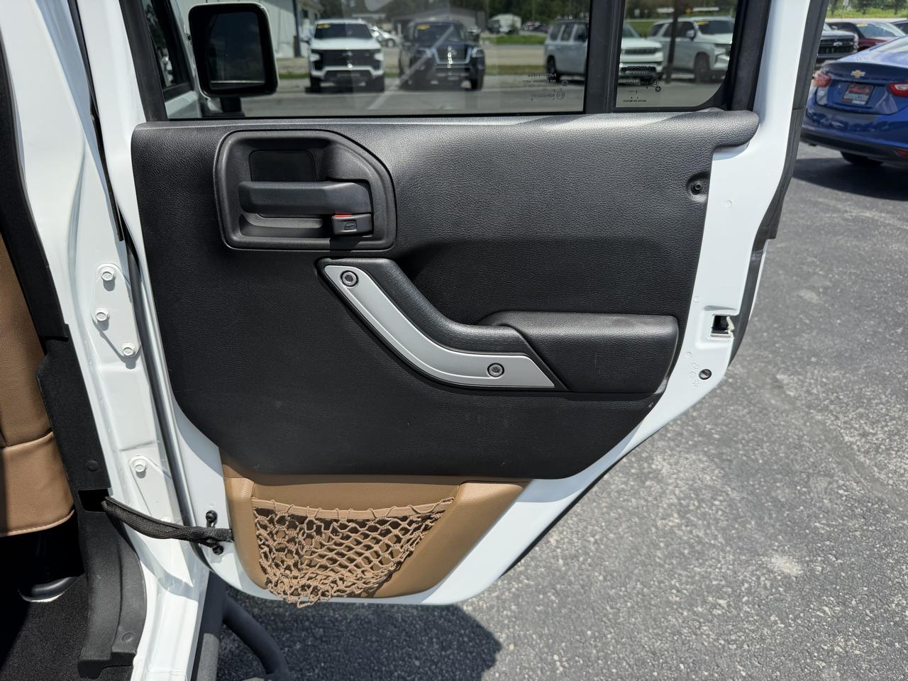 Jeep Wrangler Unlimited 4WD 4dr Sahara 2015