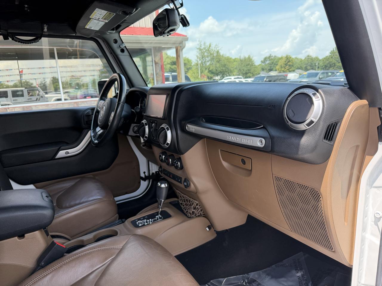 Jeep Wrangler Unlimited 4WD 4dr Sahara 2015
