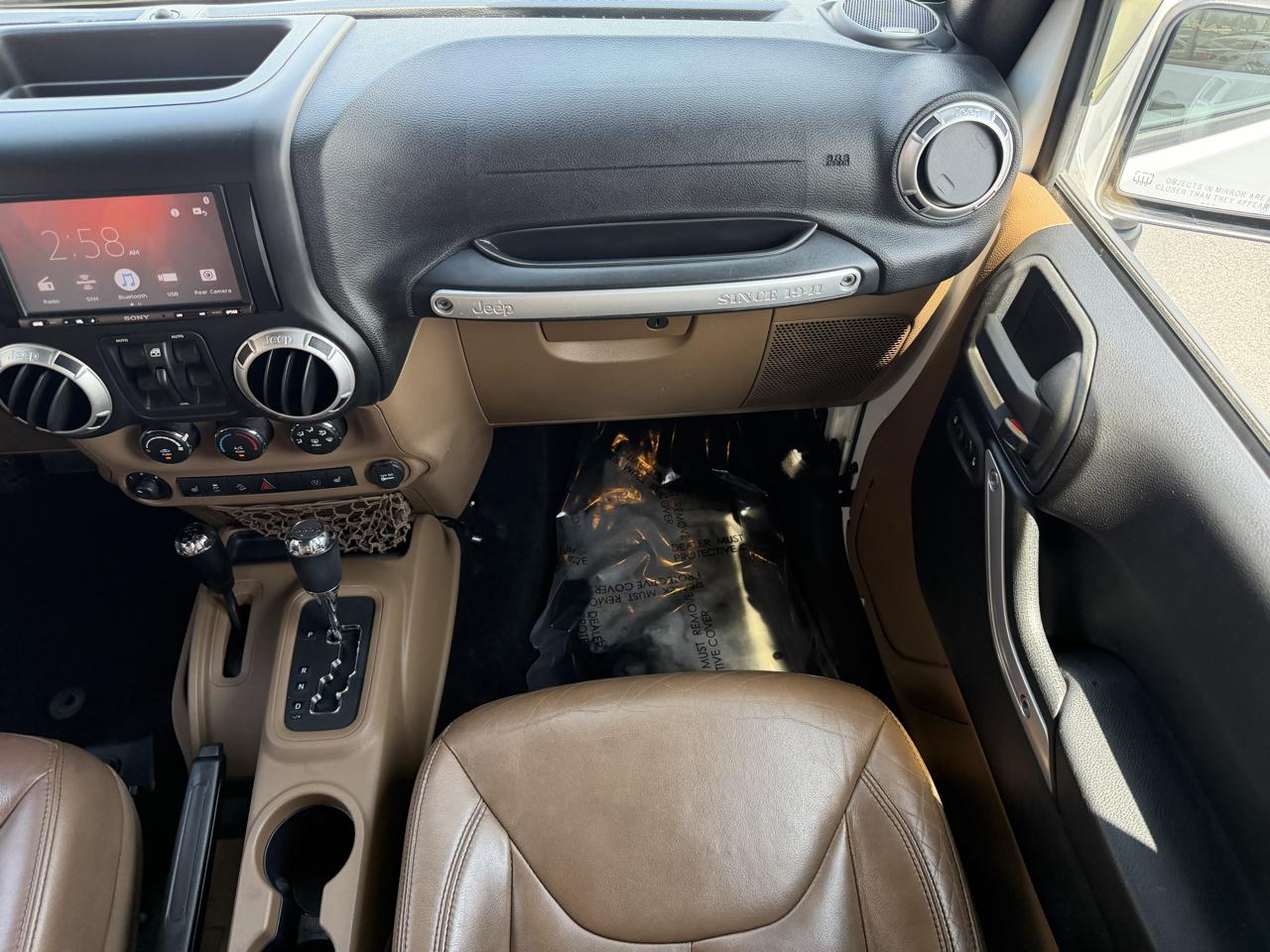 Jeep Wrangler Unlimited 4WD 4dr Sahara 2015