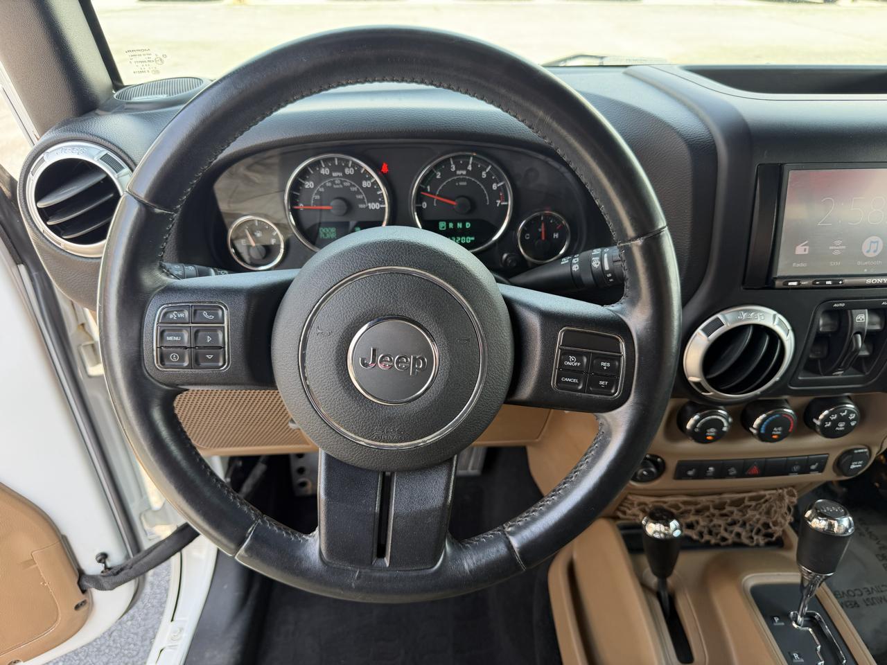 Jeep Wrangler Unlimited 4WD 4dr Sahara 2015