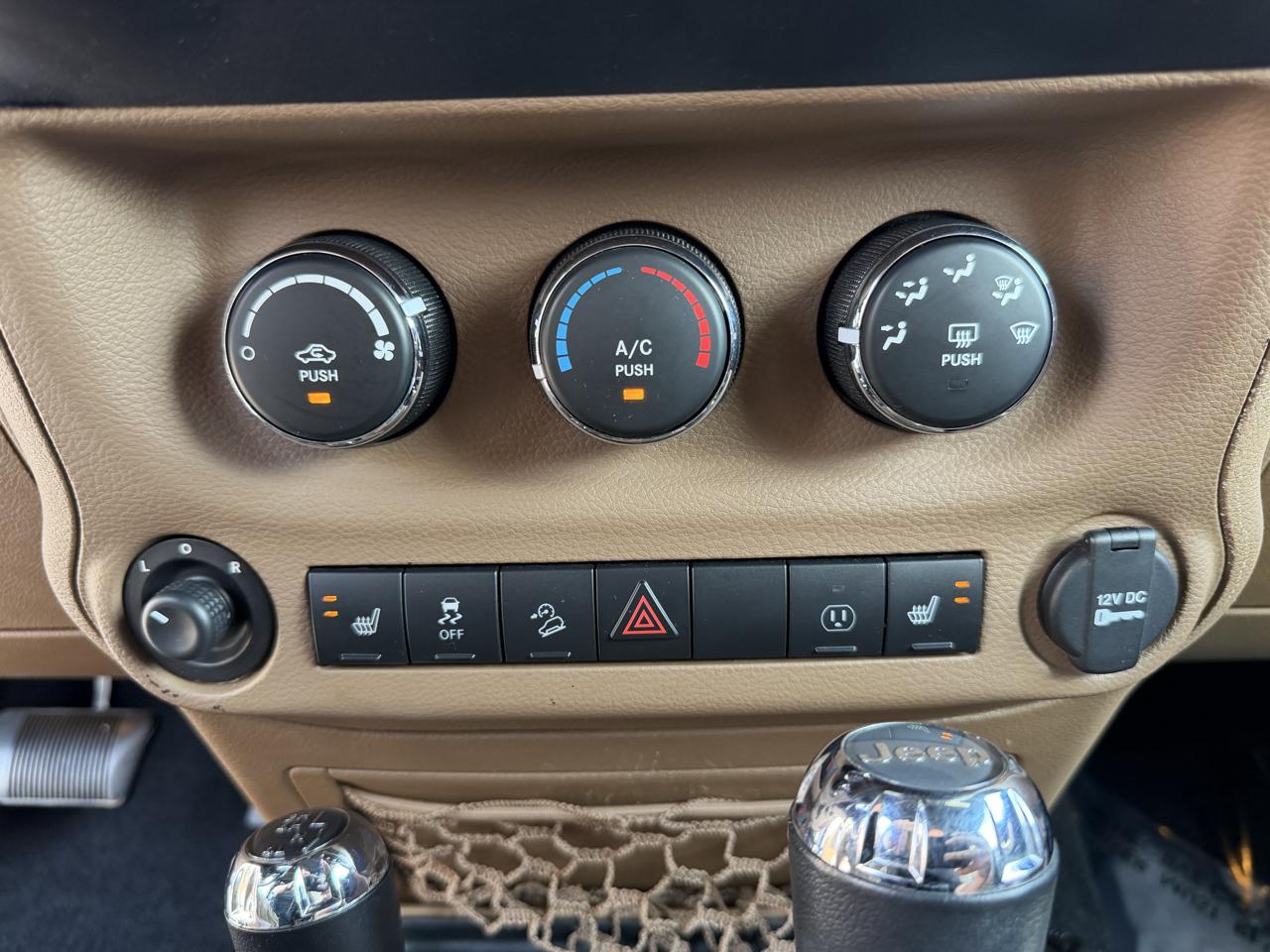 Jeep Wrangler Unlimited 4WD 4dr Sahara 2015