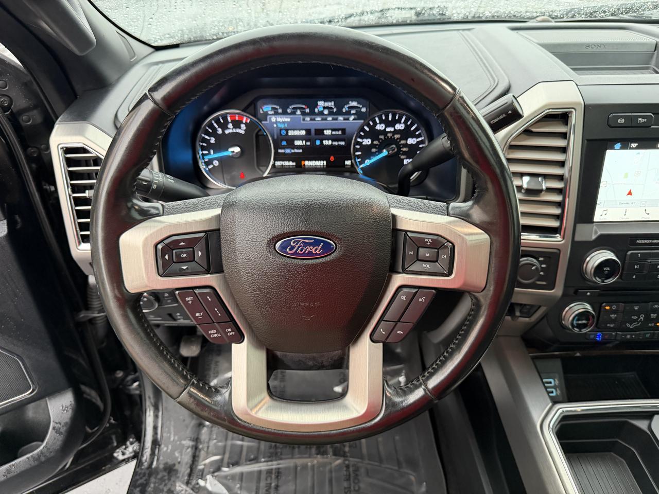 Ford Super Duty F-250 SRW 4WD Crew Cab 156" Platinum 2017