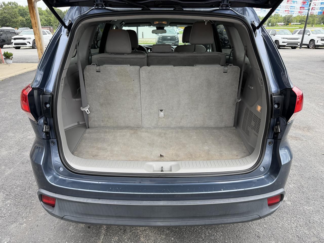 Toyota Highlander LE V6 AWD (Natl) 2017