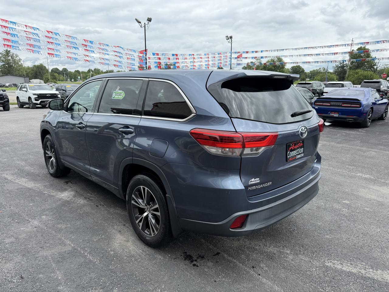 Toyota Highlander LE V6 AWD (Natl) 2017