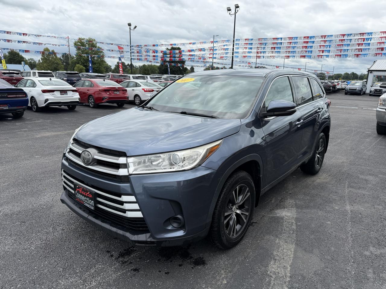 Toyota Highlander LE V6 AWD (Natl) 2017