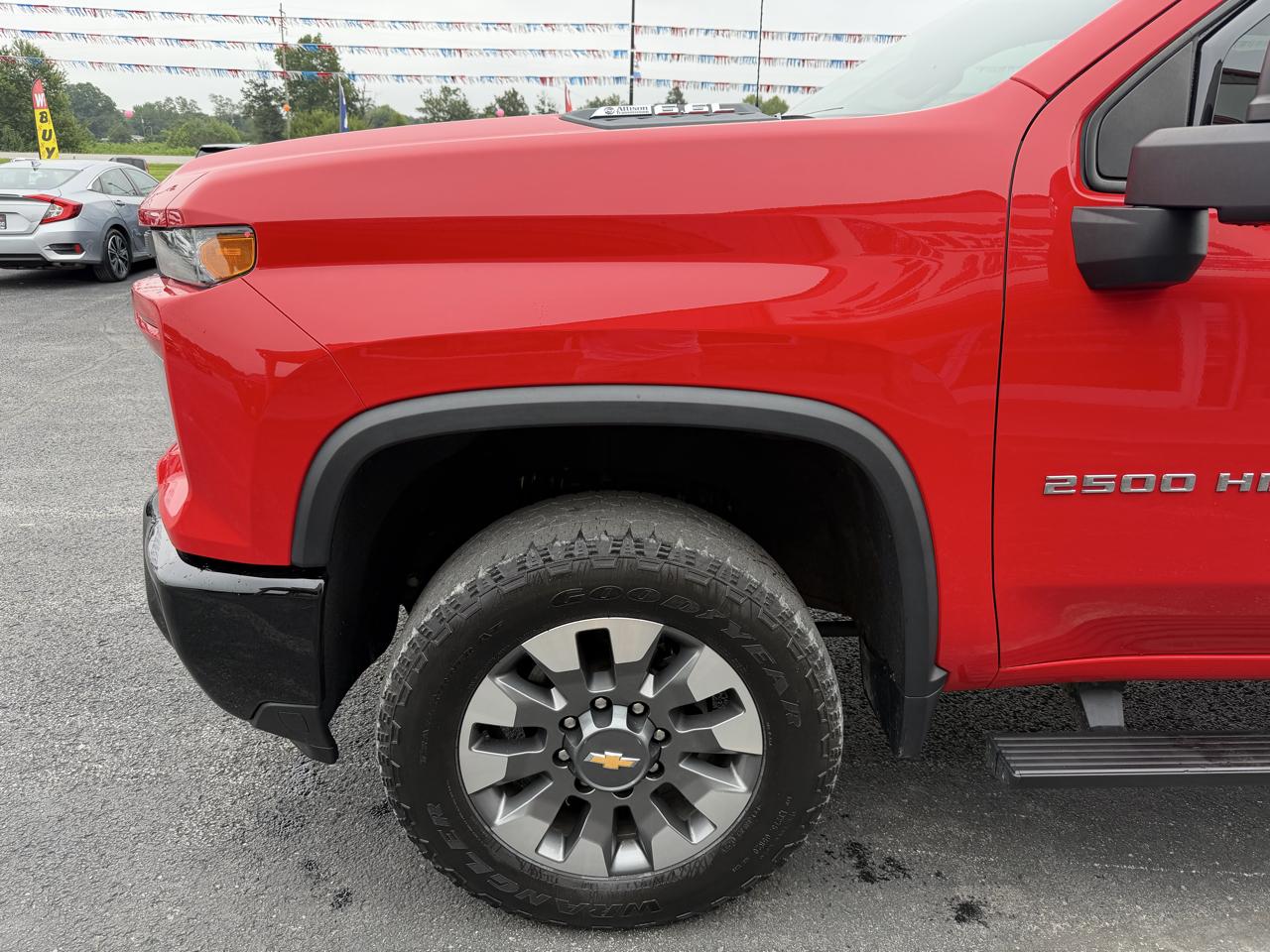 Chevrolet Silverado 2500HD 4WD Crew Cab 159" Custom 2024