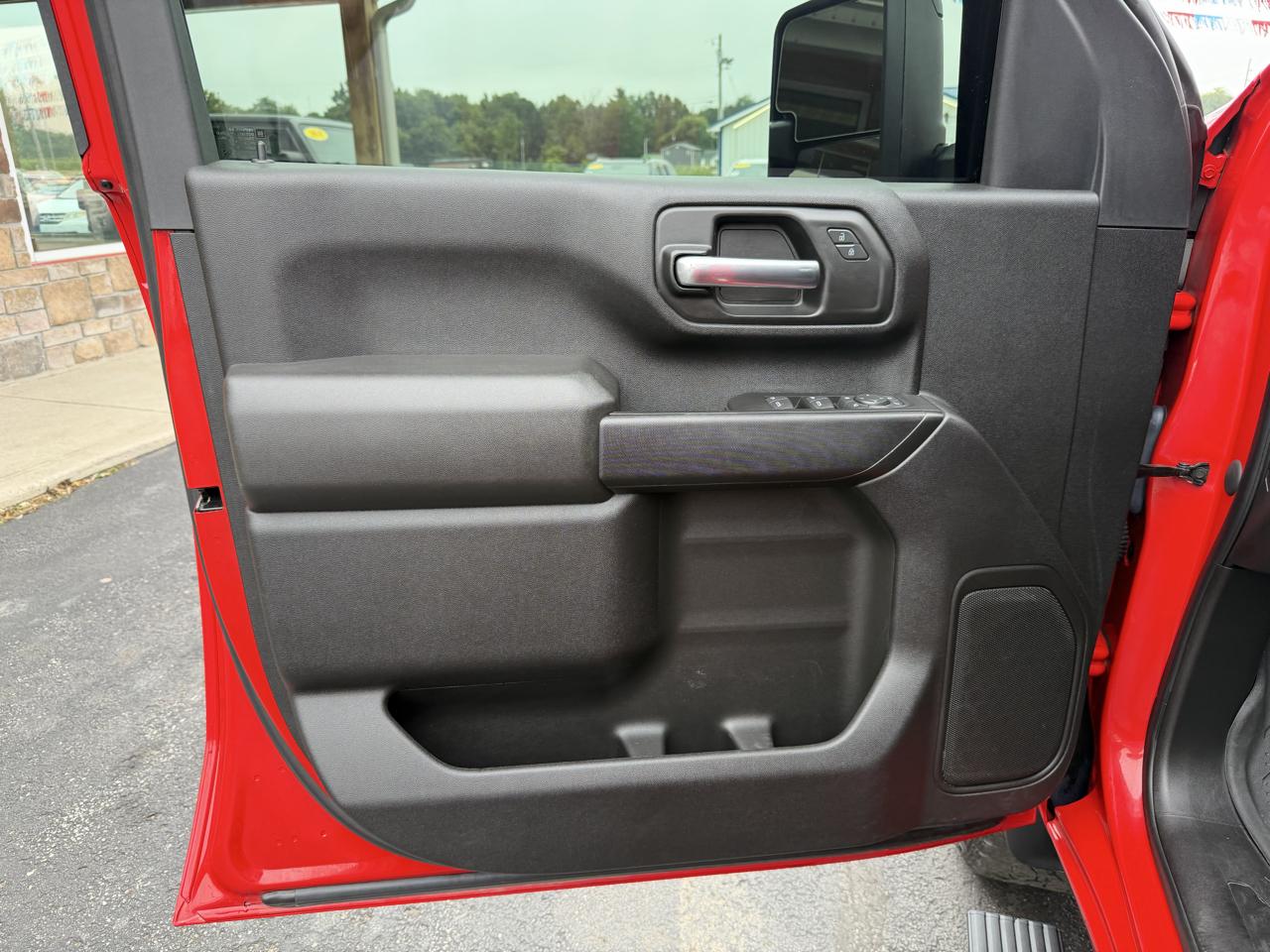 Chevrolet Silverado 2500HD 4WD Crew Cab 159" Custom 2024