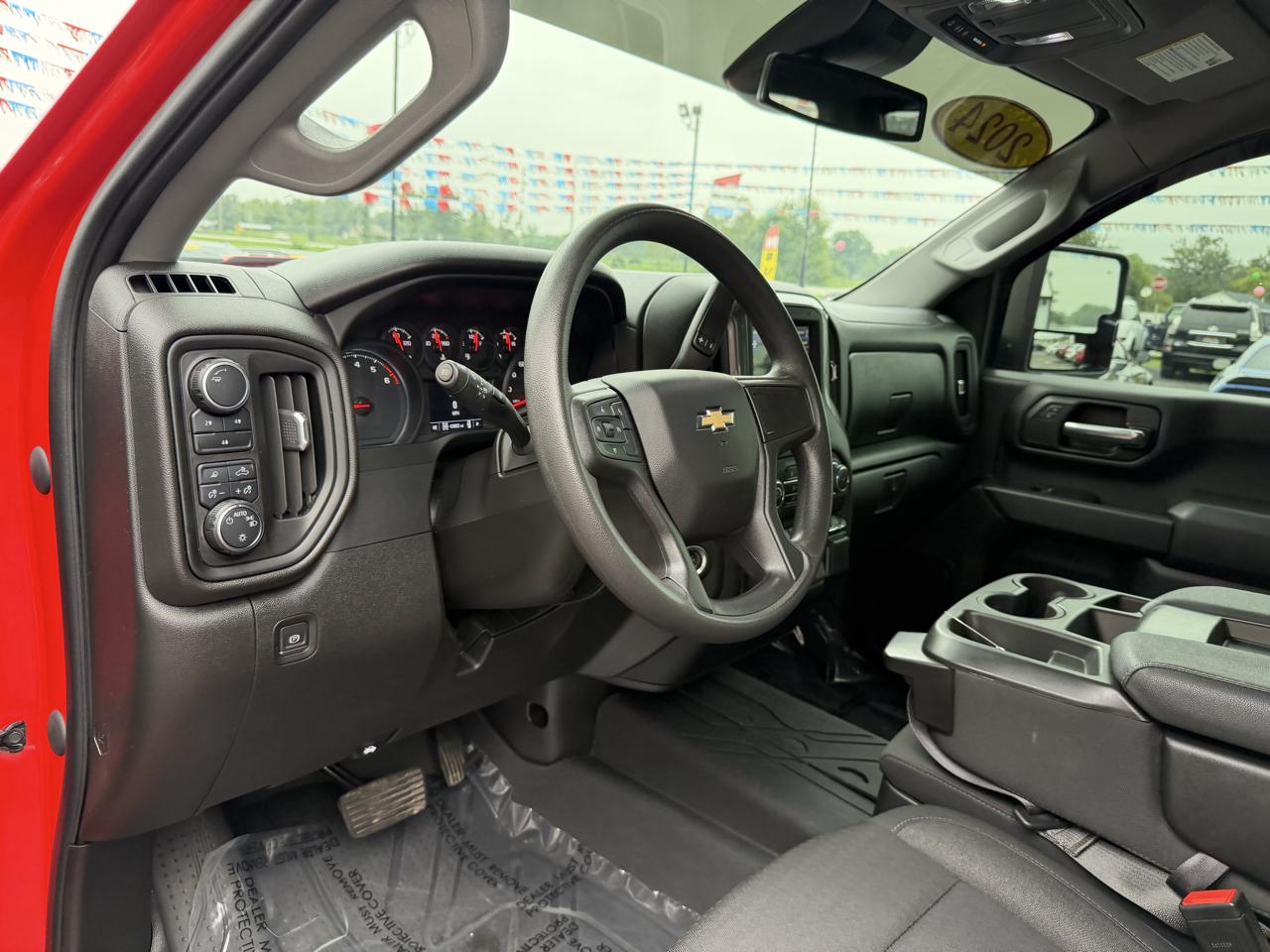 Chevrolet Silverado 2500HD 4WD Crew Cab 159" Custom 2024
