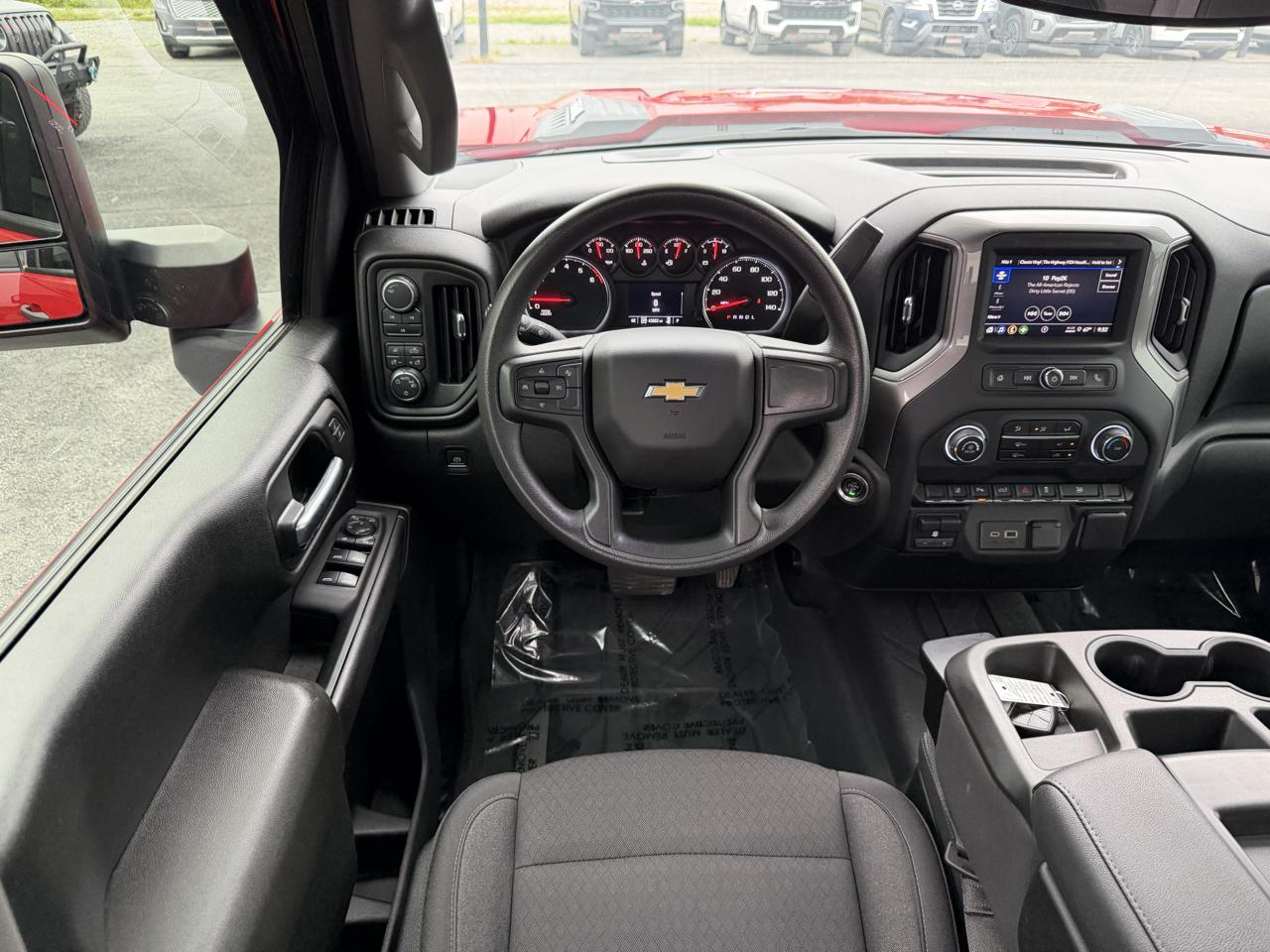 Chevrolet Silverado 2500HD 4WD Crew Cab 159" Custom 2024
