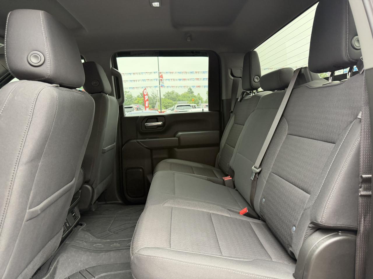 Chevrolet Silverado 2500HD 4WD Crew Cab 159" Custom 2024